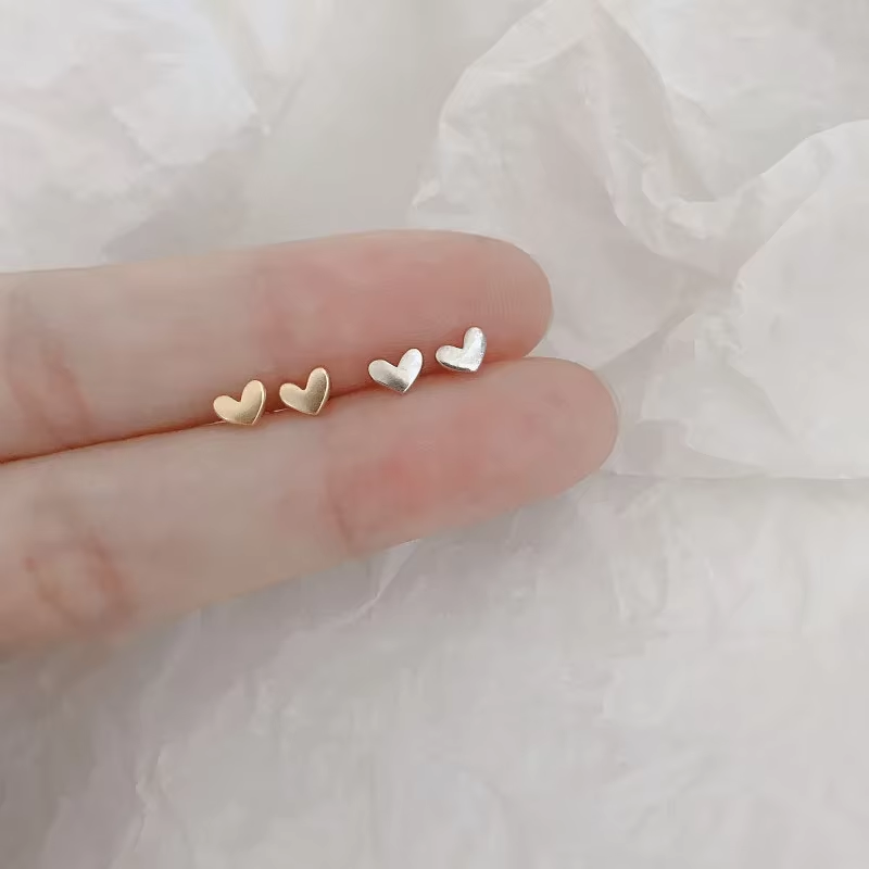 Pendientes de corazón delicados S925