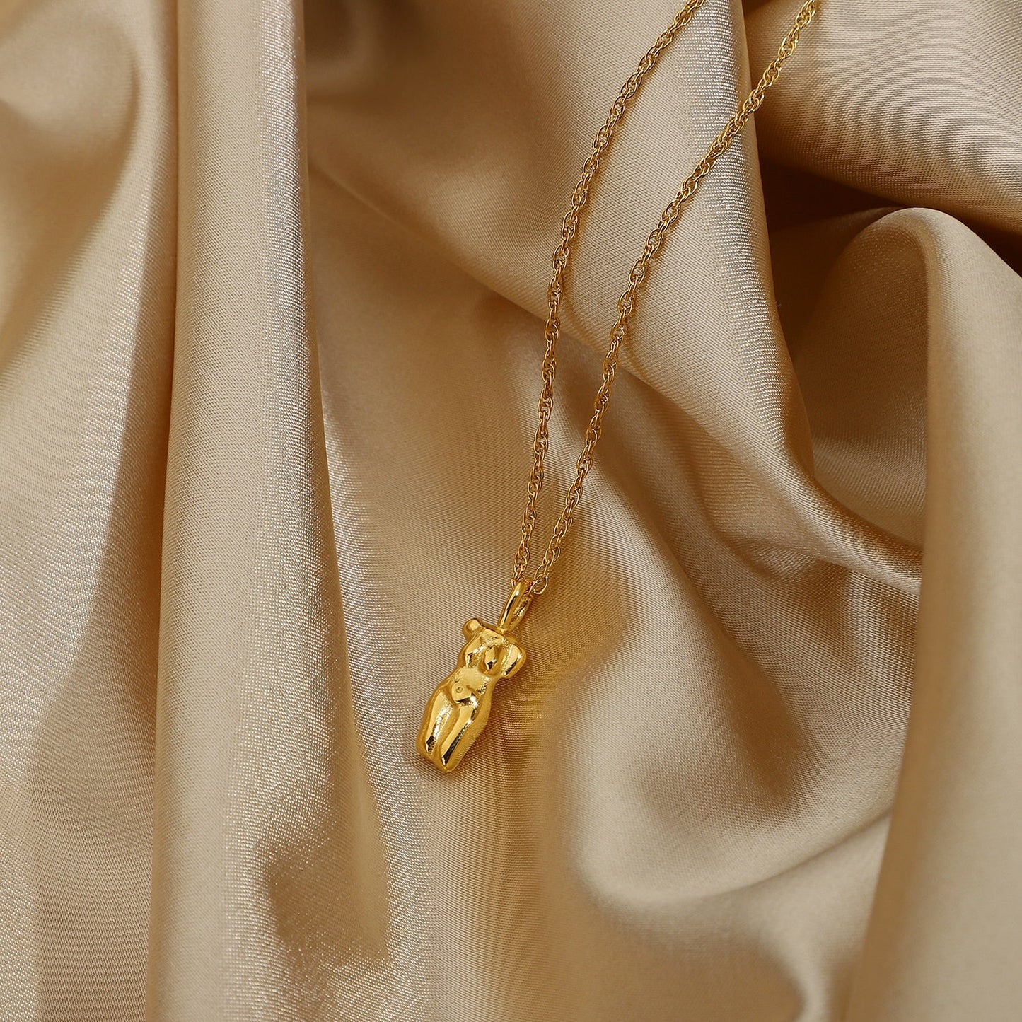 Collar La Femme
