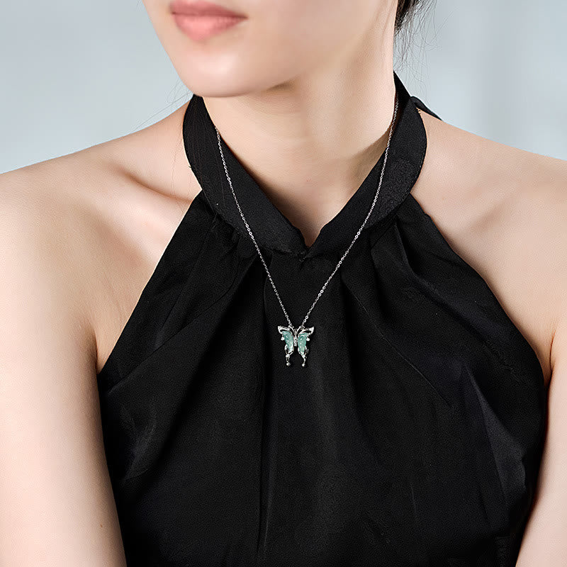 Collar con colgante de mariposa de la suerte de jade verde y piedras de Buda en plata de ley 925