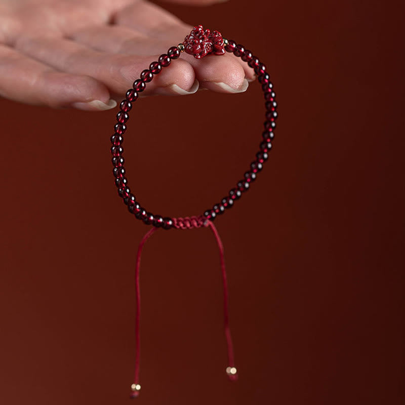 Buddha-Steine Granat Zinnober PiXiu Blessing Calm String Armband