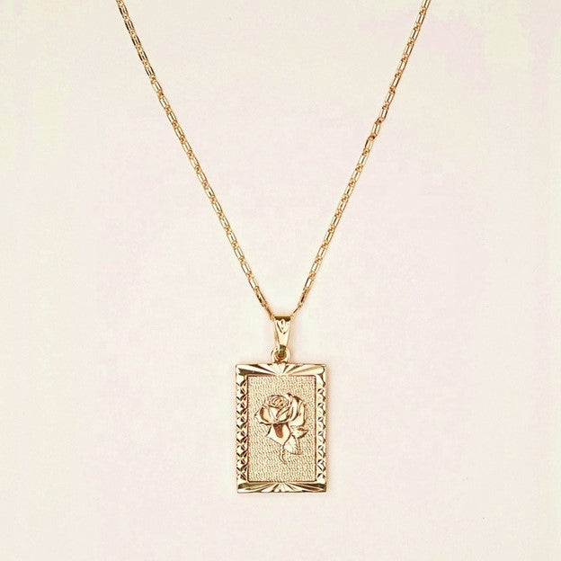 Collar con colgante cuadrado de rosa