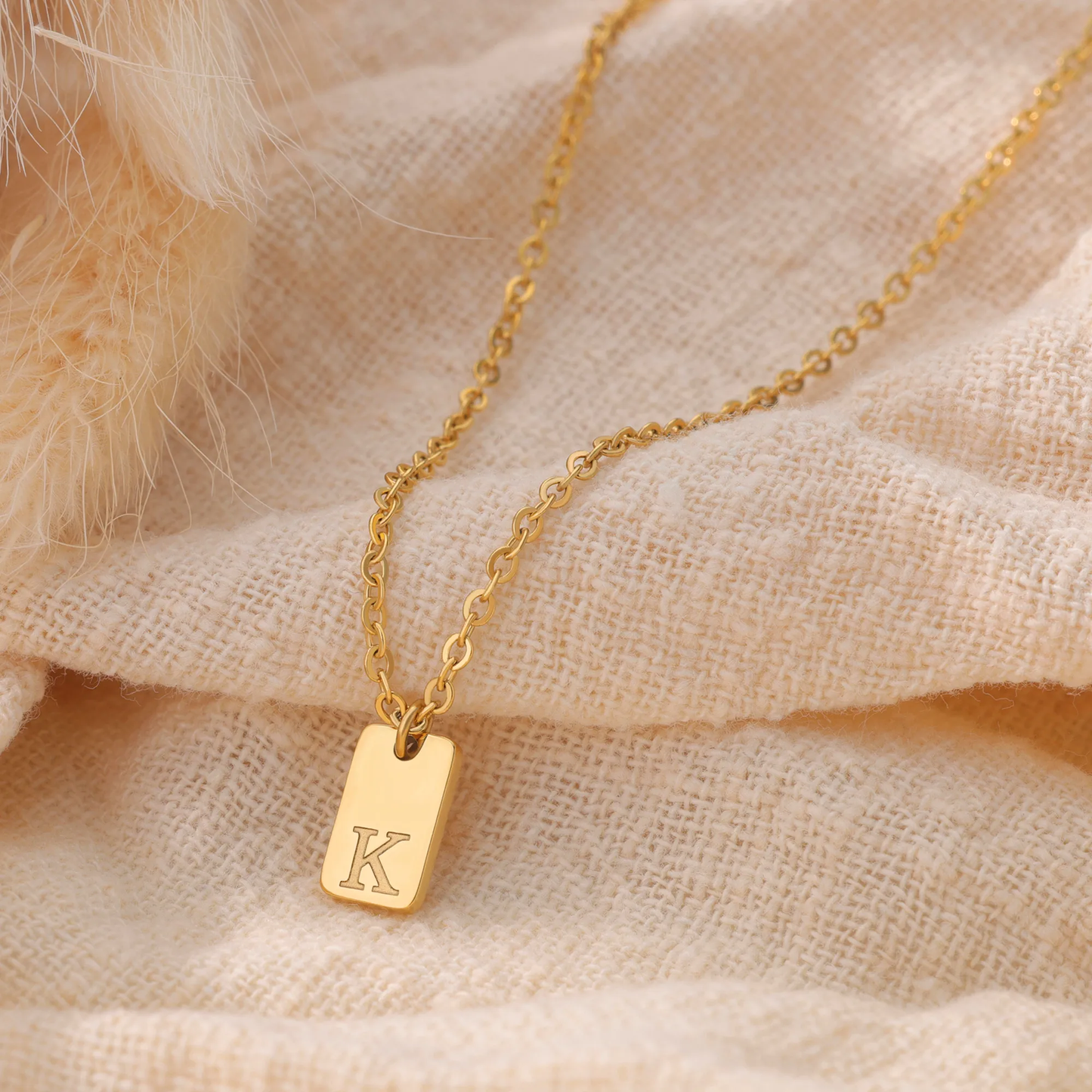 Collar con etiqueta delicada