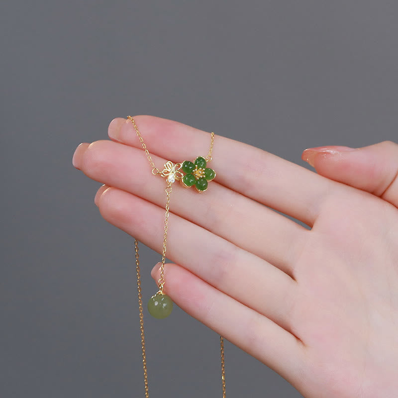 Collar con colgante de la suerte con diseño de flor de ciruelo y jade cian hetiano en plata de ley 925 con piedras de Buda