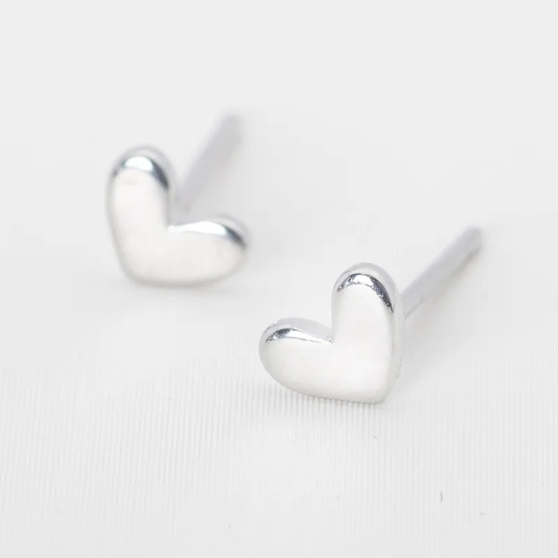 Pendientes de corazón delicados S925