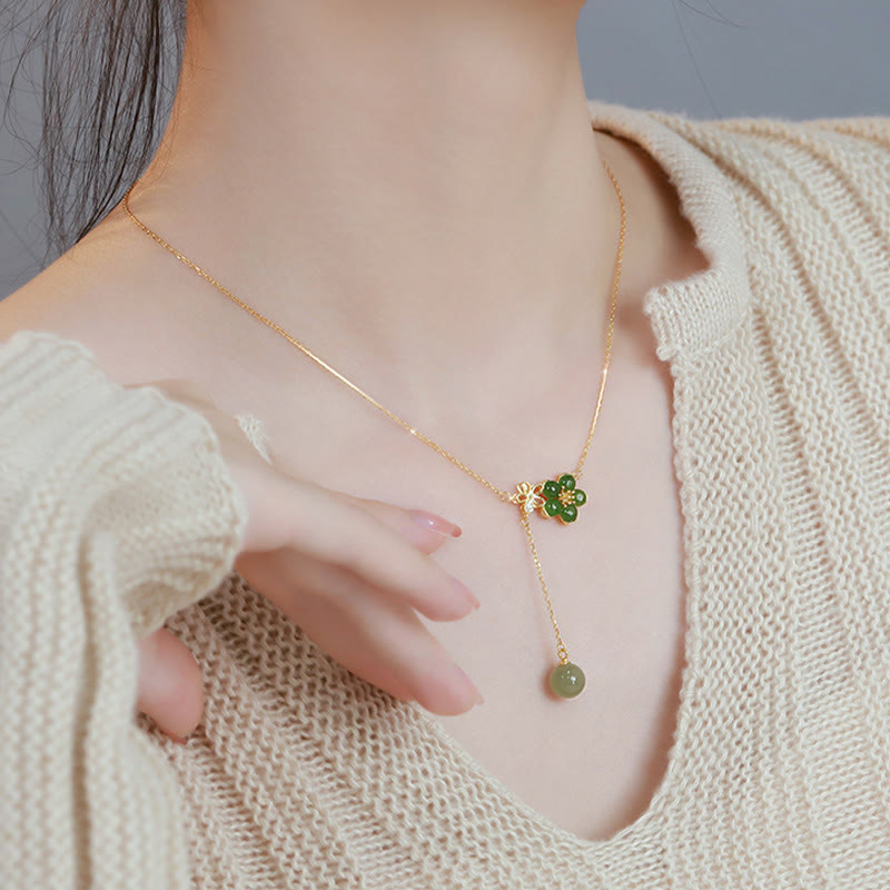 Collar con colgante de la suerte con diseño de flor de ciruelo y jade cian hetiano en plata de ley 925 con piedras de Buda