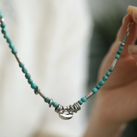 Tobillera con dije de candado chino de turquesa y cuentas pequeñas de plata de ley 925 con piedras de Buda