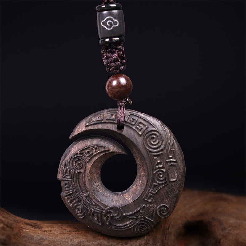 Collar con colgante de paz con diseño de sándalo, ébano y piedras de Buda que mejoran la suerte.