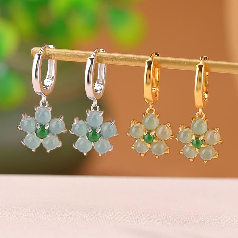 Pendientes de plata de ley 925 con diseño de flor de jade verde bañada en oro y piedras de Buda para la suerte y la prosperidad.