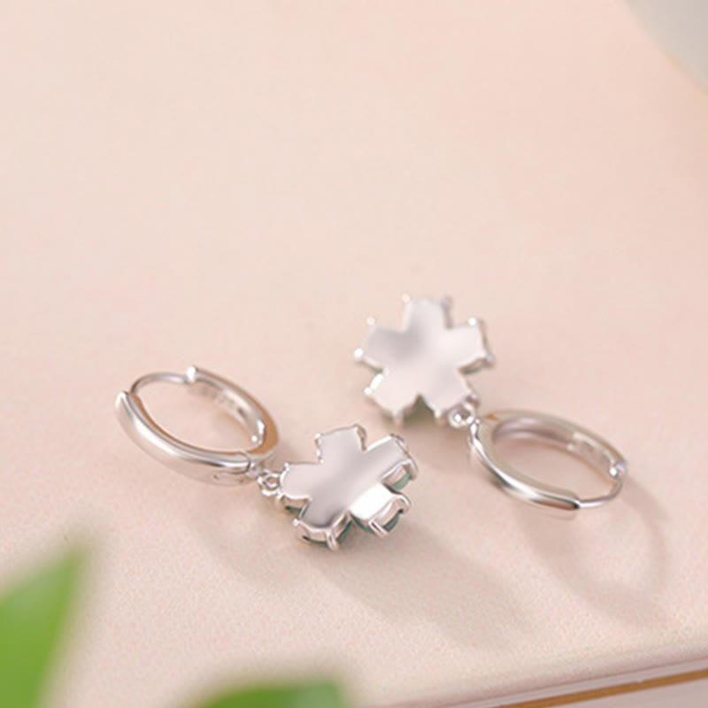 Pendientes de plata de ley 925 con diseño de flor de jade verde bañada en oro y piedras de Buda para la suerte y la prosperidad.