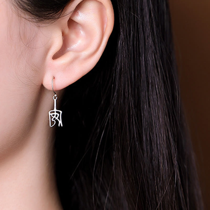 Pendientes de protección con piedras de Buda en plata de ley 925 con caracteres chinos "Ping An" y "Xi Le"