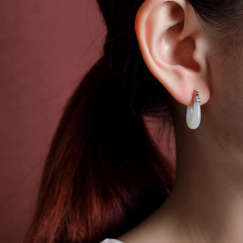 Pendientes de jade hetiano en forma de U con piedras de Buda, chapados en plata de ley 925 y chapados en oro, para la abundancia y la suerte.