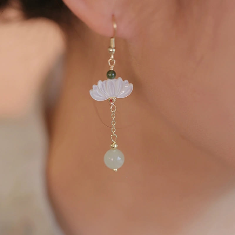 Pendientes de prosperidad de loto de jade hetiano con piedras de Buda