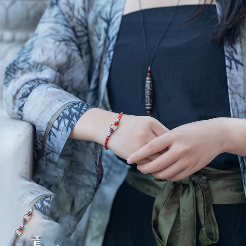 Pulsera de la suerte con hilo rojo de piedras de Buda en plata de ley 925
