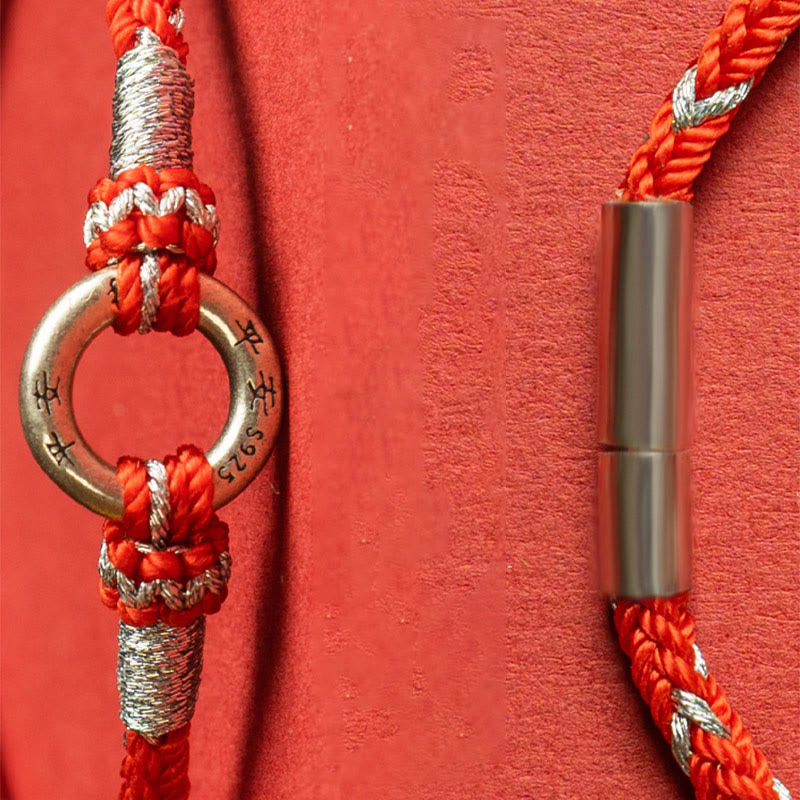 Pulsera de la suerte con hilo rojo de piedras de Buda en plata de ley 925
