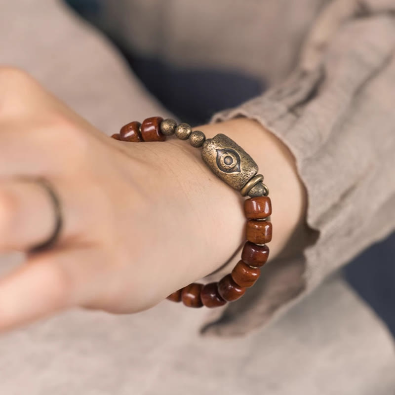 Pulsera de fuerza con colgante de cono de cobre y hueso de yak de Buda