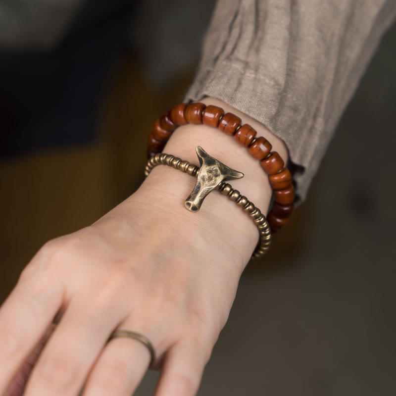 Pulsera de fuerza de doble vuelta con colgante de cono de cabeza de yak de cobre y hueso de yak con piedras de Buda