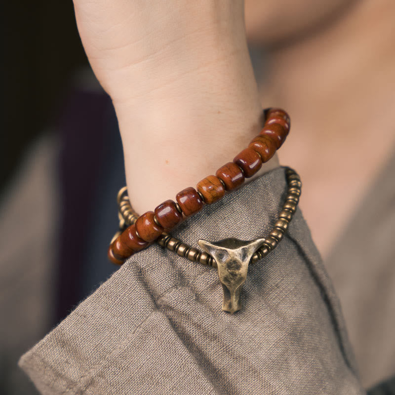 Pulsera de fuerza de doble vuelta con colgante de cono de cabeza de yak de cobre y hueso de yak con piedras de Buda