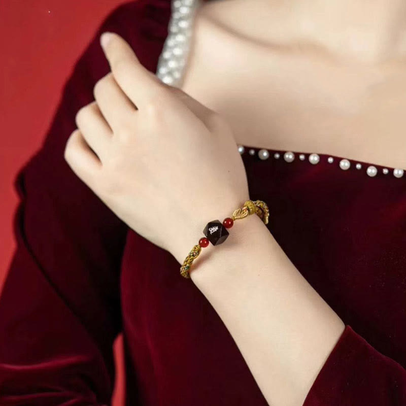 Pulsera de protección de hilo rojo de sándalo rojo con hojas pequeñas de Buda natal del zodíaco chino y piedras de Buda