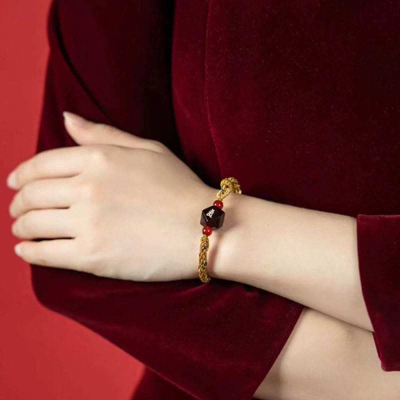 Pulsera de protección de hilo rojo de sándalo rojo con hojas pequeñas de Buda natal del zodíaco chino y piedras de Buda
