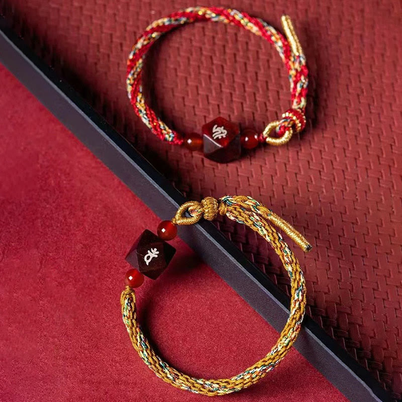 Pulsera de protección de hilo rojo de sándalo rojo con hojas pequeñas de Buda natal del zodíaco chino y piedras de Buda