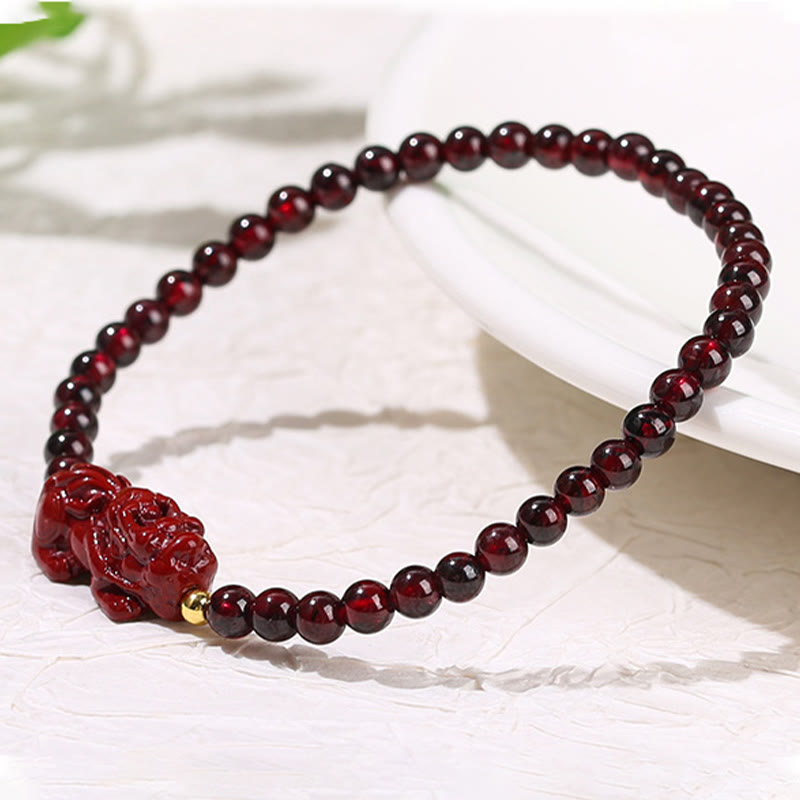 Pulsera protectora de cuentas cuadradas de cuarzo fresa PiXiu con piedras de Buda, granate y cinabrio