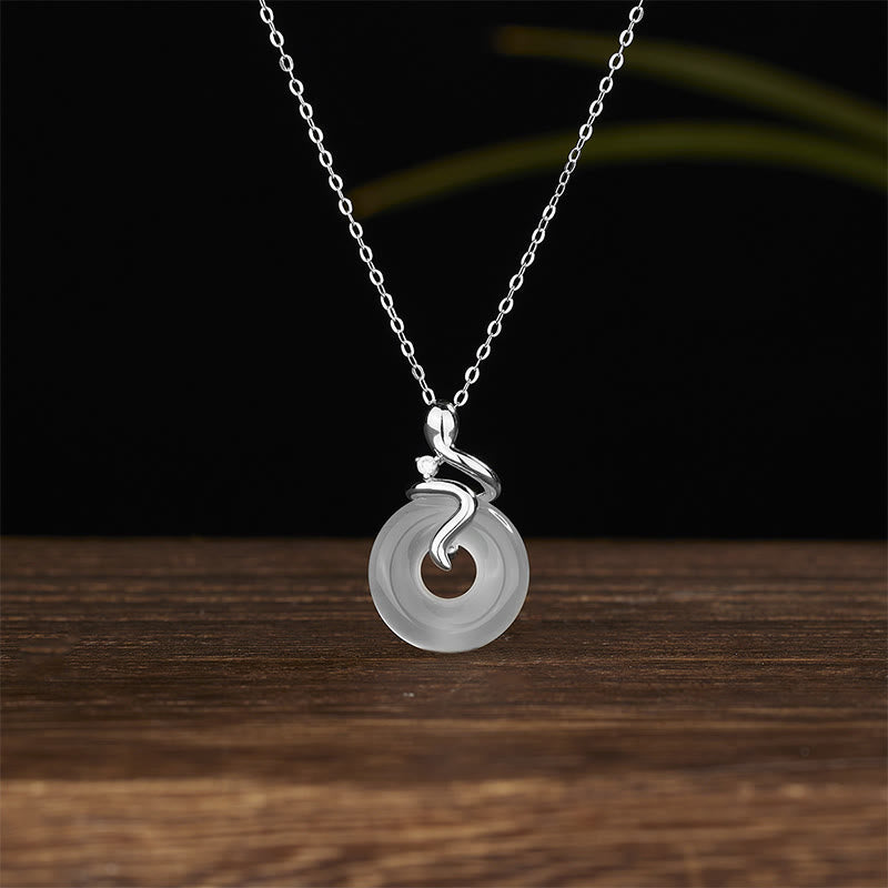 Collar con colgante de plata de ley 925 con piedras de Buda, calcedonia y hebilla de paz, con el año de la serpiente
