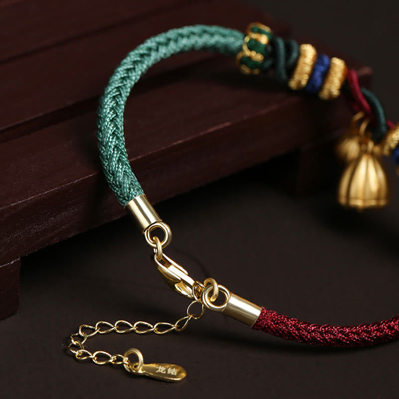 Pulsera de hilo rojo y verde con diseño de vaina de loto y piedras de Buda en plata de ley 999
