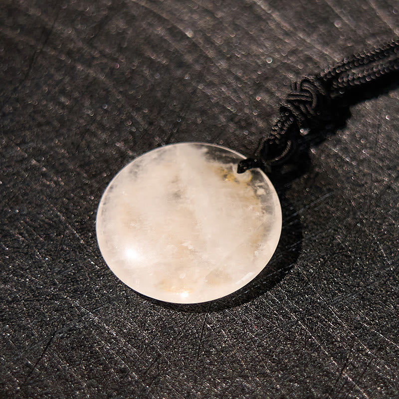 Collar con colgante de obsidiana negra con cristales naturales y varios diseños de loto y esvástica de Buda.
