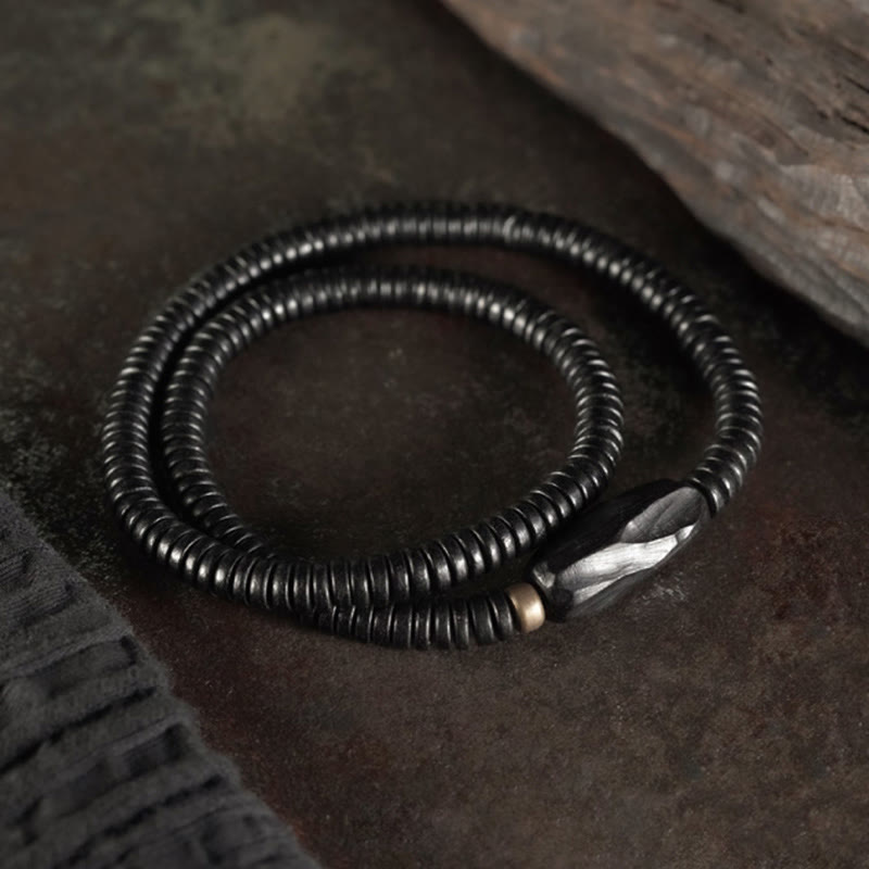 Pulsera de triple vuelta con piedras de Buda, madera de ébano, cobre y latón