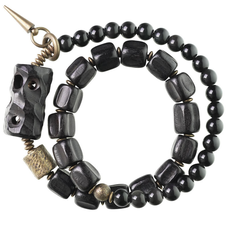Pulsera de doble vuelta con piedras de Buda, madera de ébano, obsidiana negra, cobre y latón.