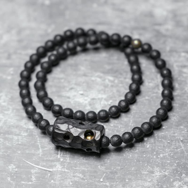 Pulsera protectora de doble vuelta de ónix negro y ébano con superficie esmerilada y piedras de Buda