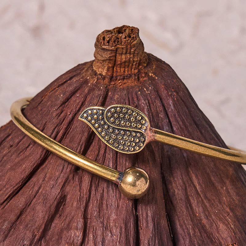 Pulsera brazalete de cobre y latón con cuentas de hojas y piedras de Buda para la suerte y la riqueza