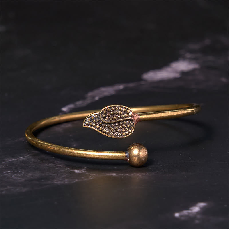 Pulsera brazalete de cobre y latón con cuentas de hojas y piedras de Buda para la suerte y la riqueza