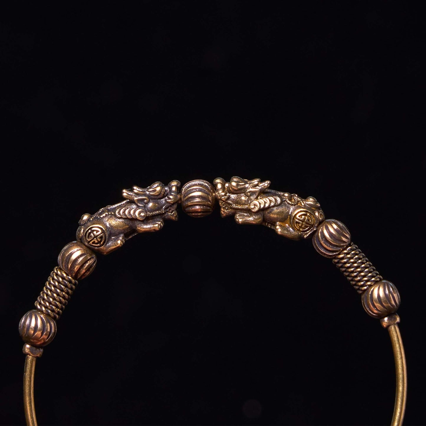 Pulsera de cobre y latón con piedras de Buda Pi Xiu para alejar los malos espíritus.