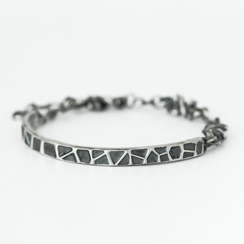 Media pulsera de protección con espinas y diseño de martillo de piedras de Buda en plata de ley