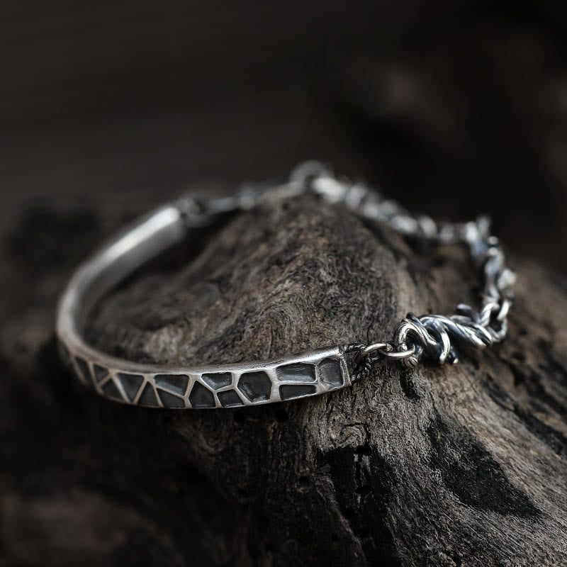 Media pulsera de protección con espinas y diseño de martillo de piedras de Buda en plata de ley