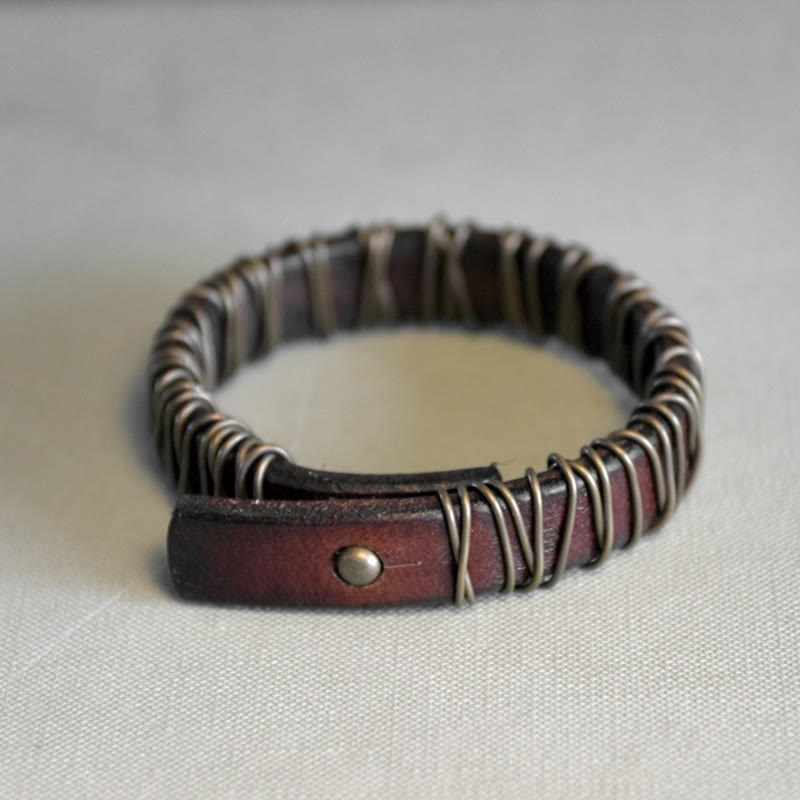 Pulsera de equilibrio con piedras de Buda, cuero vintage, cobre, latón y alambre enrollado