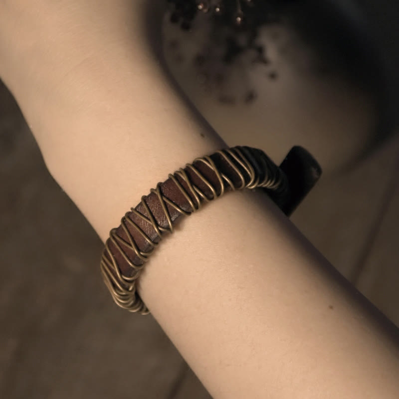 Pulsera de equilibrio con piedras de Buda, cuero vintage, cobre, latón y alambre enrollado