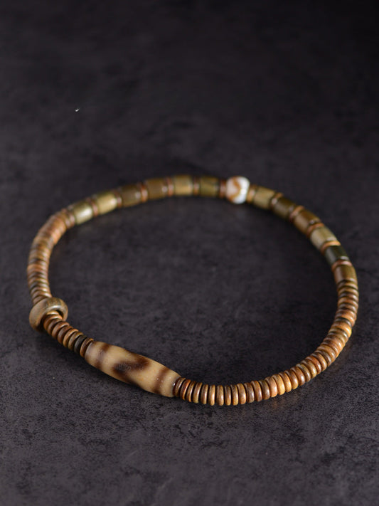 Tigerzahn Dzi Tibetisches Sandelholzarmband