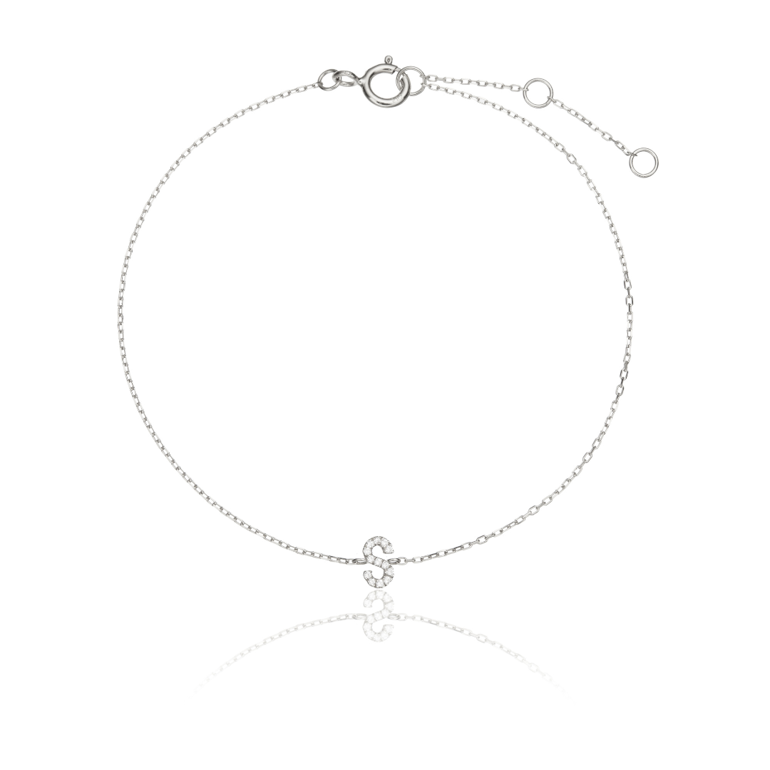 Pulsera con inicial en miniatura de plata con diamantes