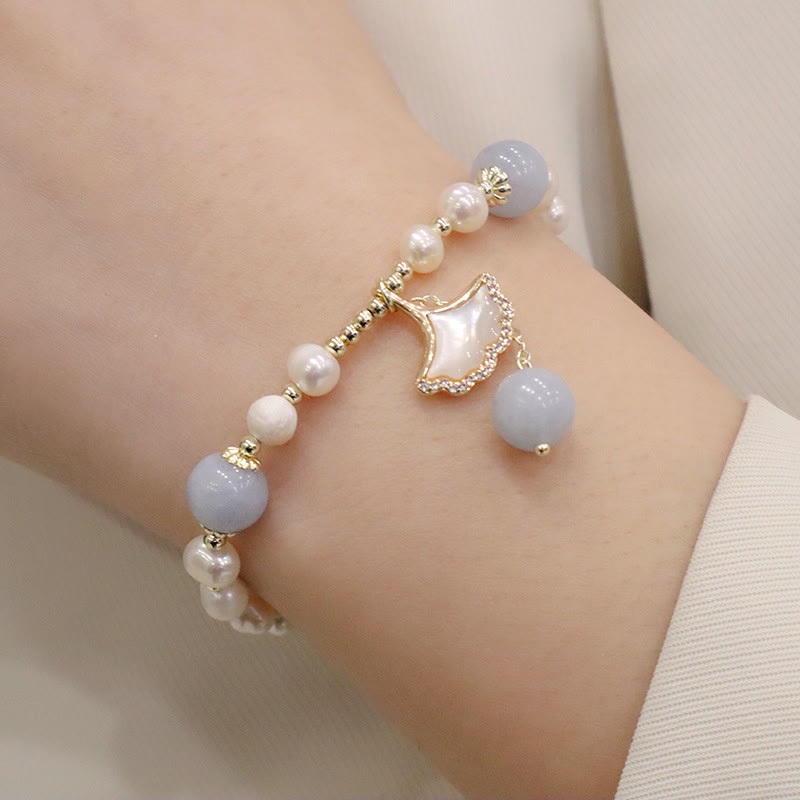 Pulsera con dije de mariposa, hoja de ginkgo y perla de aguamarina natural de Buda
