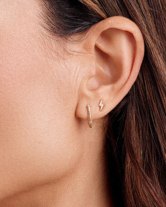 Pendientes individuales con forma de rayo de diamante