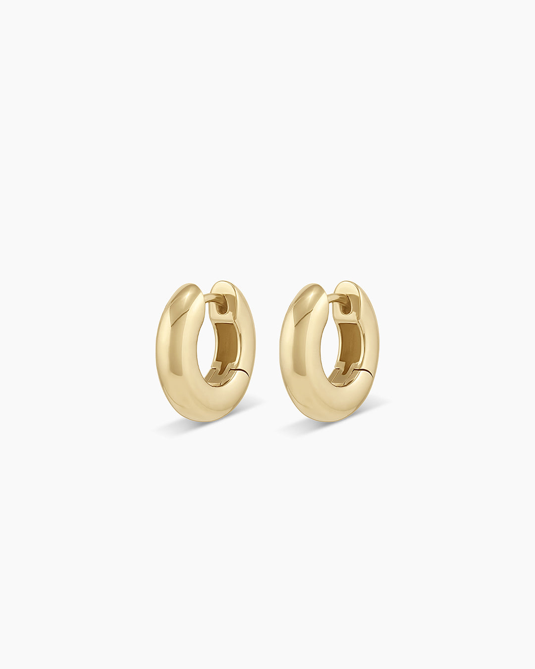 Pendientes Lou Huggies de oro de 14 quilates