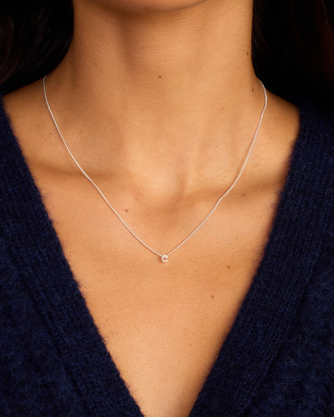 Collar con el alfabeto Wilder Mini