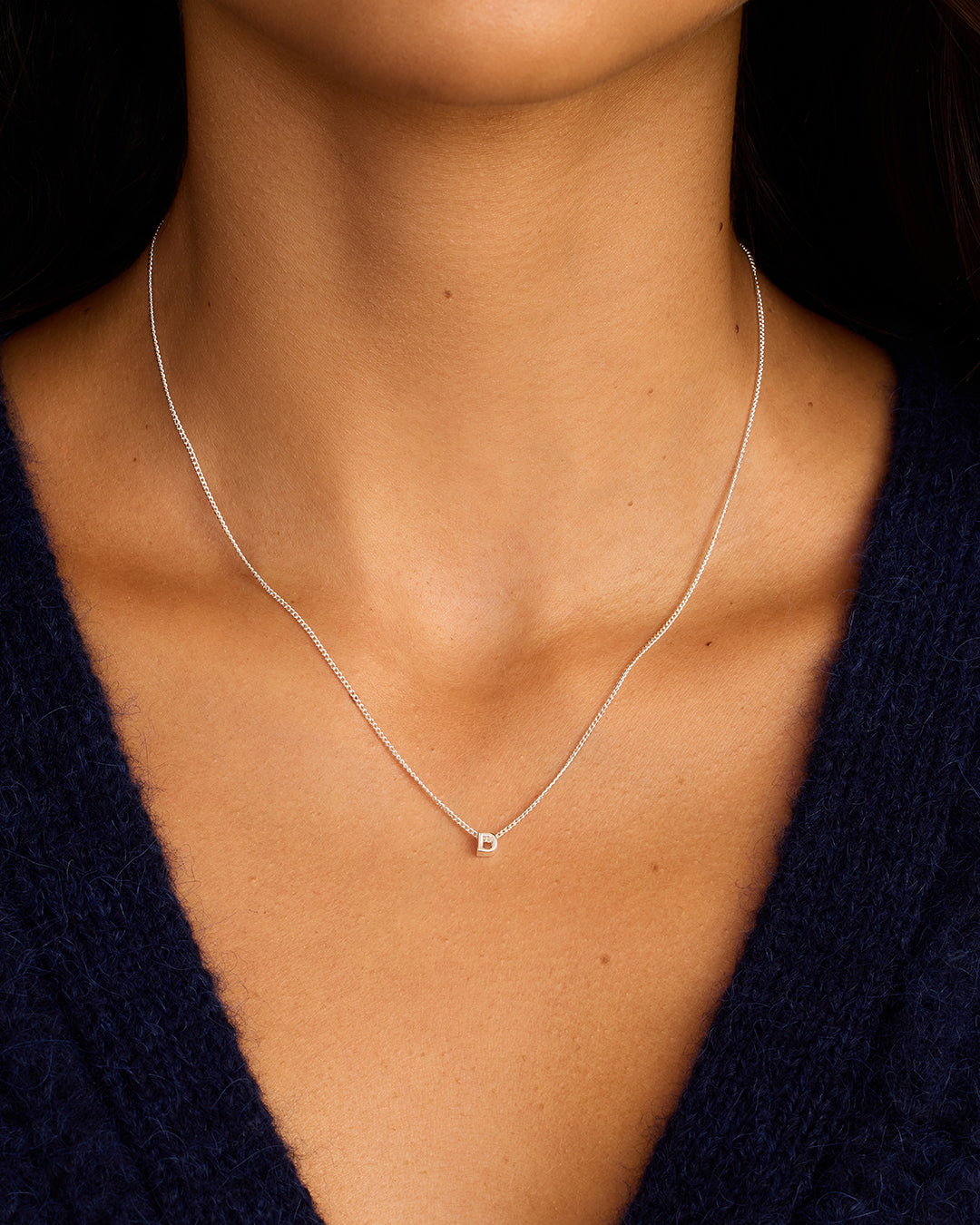 Collar con el alfabeto Wilder Mini