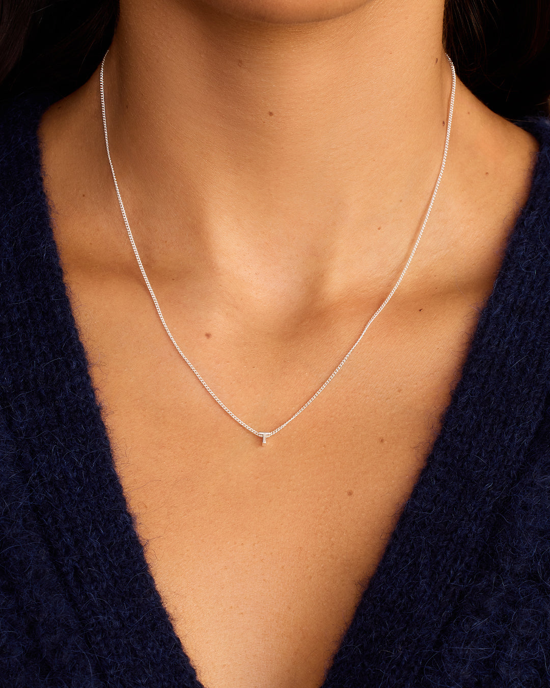 Collar con el alfabeto Wilder Mini