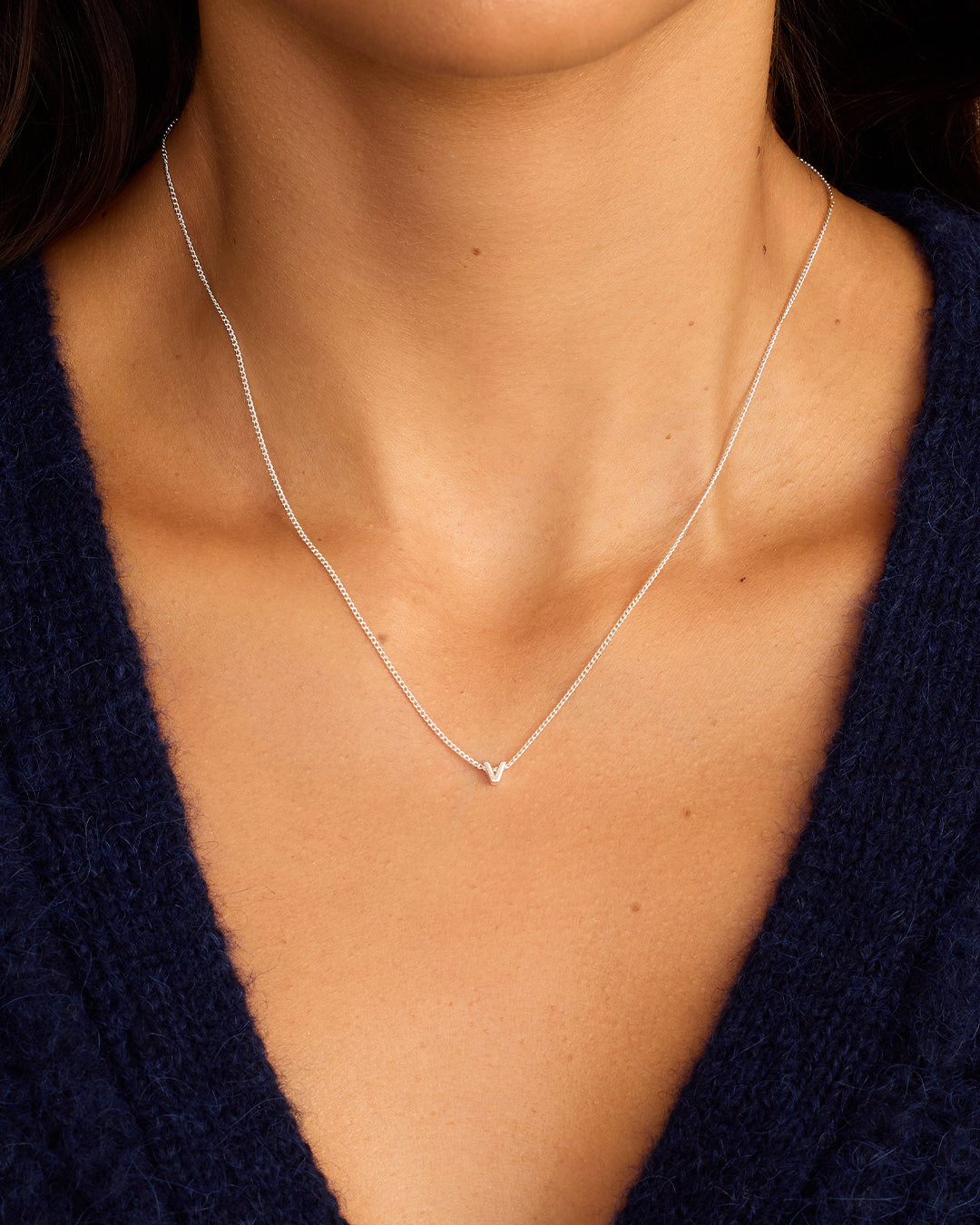 Collar con el alfabeto Wilder Mini