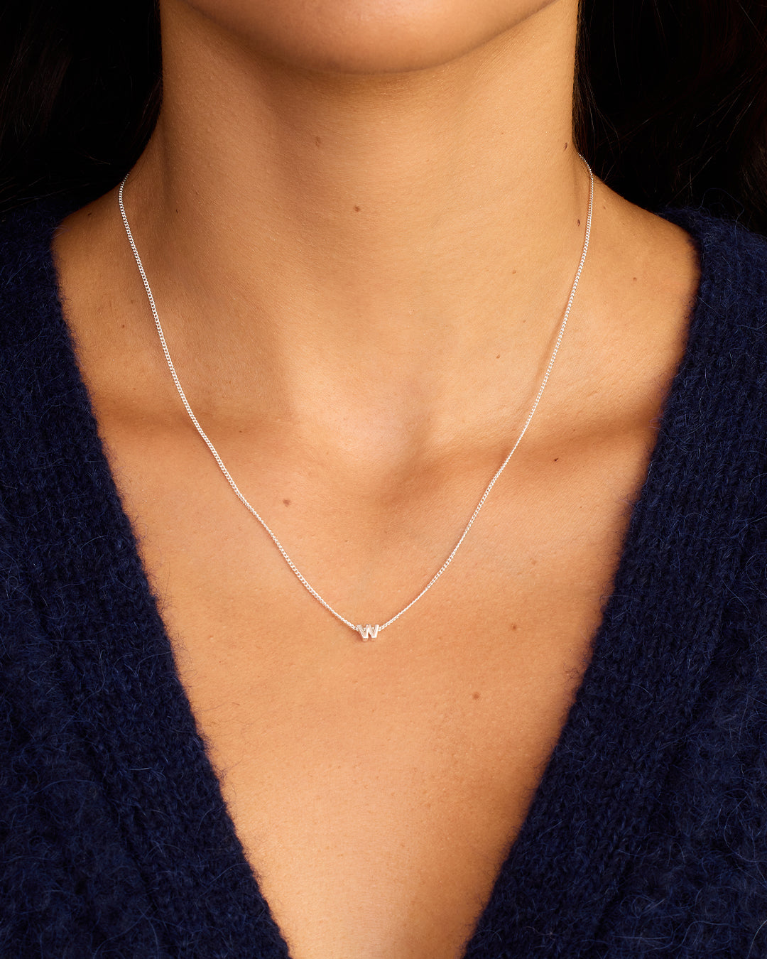 Collar con el alfabeto Wilder Mini