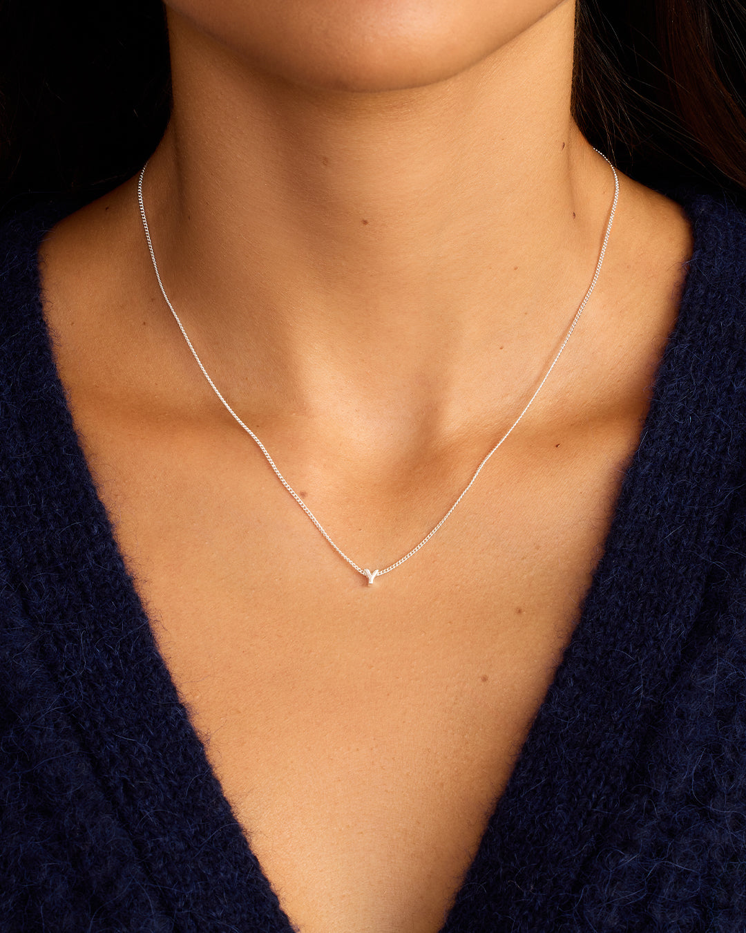 Collar con el alfabeto Wilder Mini