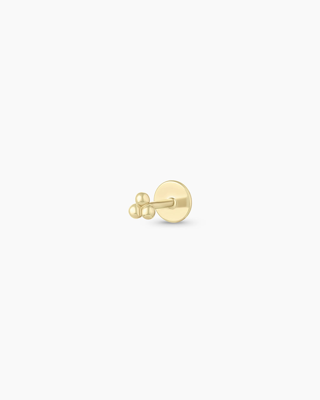 Trío de aretes individuales con parte trasera plana en oro de 14 k